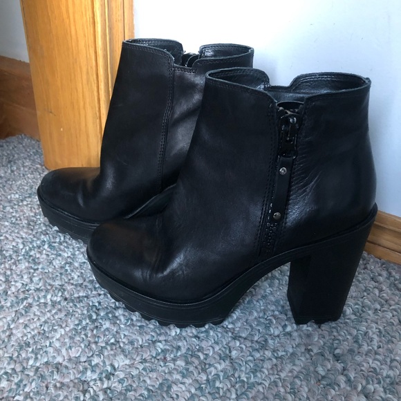 Guess Leather Boots - Picture 2 of 15